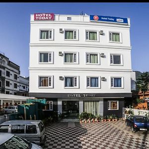 Hotel Today, Katra